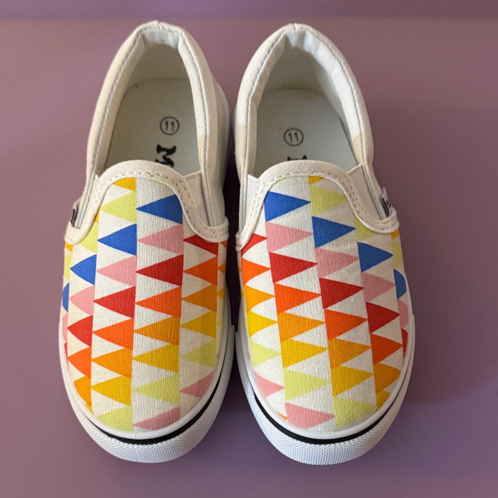 MUDD Colorful Geometric Kids Slip-On Shoes toddler size 11 never worn